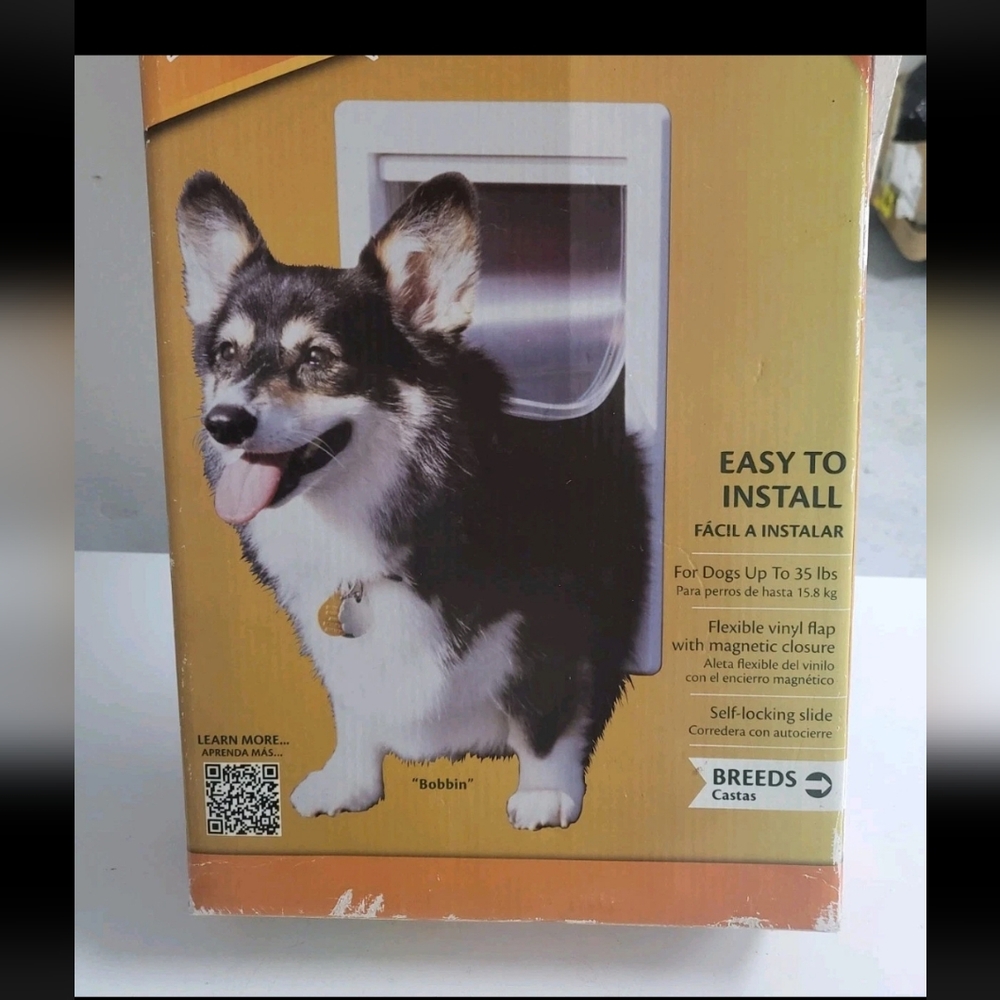 Ideal Pet Products Plastic Pet Door Medium   Size 7" x 11 1/4"  35 LB dogs